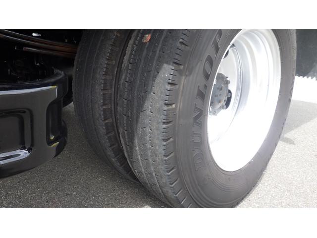 キャンター 超ロング　積載２ｔ　５ＭＴ　車両総重量　４，９６５ｋｇ　荷台内寸　長さ：５００ｃｍ　幅：２０８ｃｍ　高さ：３８ｃｍ　床鉄板　ロープ穴５対　キーレス　ＥＴＣ　フォグ無し　パワーステアリング　パワーウィンドウ（36枚目）