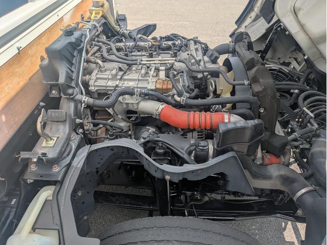 キャンター 　積載２ｔ　５ＭＴ　極東製垂直パワーゲートＶ６００　カーナビ　ＥＴＣ　パワーウインドウ　パワステ　キーレスリモコン　　車両総重量４，７１５ｋｇ　荷台内寸　長さ：３０９ｃｍ　幅：１６１ｃｍ　高さ：３９ｃｍ（34枚目）