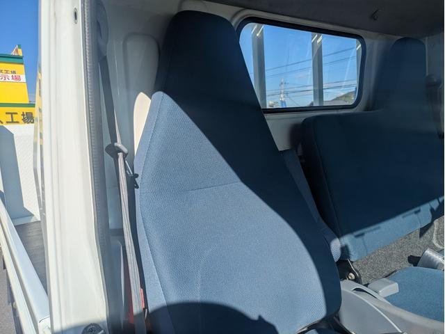 キャンター 　積載２ｔ　５ＭＴ　極東製垂直パワーゲートＶ６００　カーナビ　ＥＴＣ　パワーウインドウ　パワステ　キーレスリモコン　　車両総重量４，７１５ｋｇ　荷台内寸　長さ：３０９ｃｍ　幅：１６１ｃｍ　高さ：３９ｃｍ（50枚目）