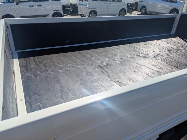 エルフトラック 　積載２ｔ　５ＭＴ　荷台内寸　長さ：３１０ｃｍ　幅１６１ｃｍ　高さ：３８ｃｍ　ＥＴＣ　総重量：４，２７５ｋｇ　坂道発進補助装置　エアコン　パワーステアリング（15枚目）