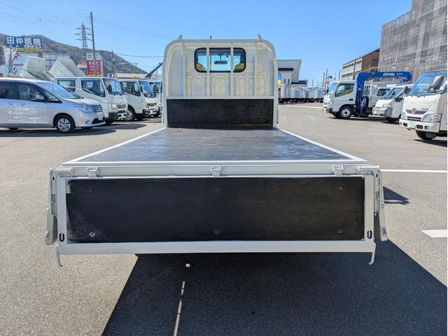 エルフトラック 　積載２ｔ　５ＭＴ　荷台内寸　長さ：３１０ｃｍ　幅１６１ｃｍ　高さ：３８ｃｍ　ＥＴＣ　総重量：４，２７５ｋｇ　坂道発進補助装置　エアコン　パワーステアリング（21枚目）