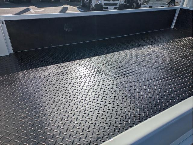 キャンター 全低床 積載2t 5MT 極東製垂直パワーゲート V601 ETC 助手席側電動格納ミラー パワーウインドウ パワステ 車両総重量:4,635kg 荷台内寸 長さ:289cm 幅:161cm 高さ:38cm(17枚目)