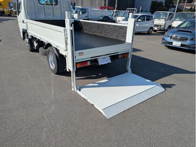 キャンター 全低床 積載2t 5MT 極東製垂直パワーゲート V601 ETC 助手席側電動格納ミラー パワーウインドウ パワステ 車両総重量:4,635kg 荷台内寸 長さ:289cm 幅:161cm 高さ:38cm(20枚目)