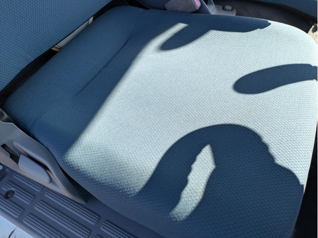 キャンター 全低床 積載2t 5MT 極東製垂直パワーゲート V601 ETC 助手席側電動格納ミラー パワーウインドウ パワステ 車両総重量:4,635kg 荷台内寸 長さ:289cm 幅:161cm 高さ:38cm(42枚目)