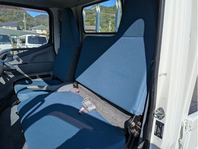 キャンター 全低床 積載2t 5MT 極東製垂直パワーゲート V601 ETC 助手席側電動格納ミラー パワーウインドウ パワステ 車両総重量:4,635kg 荷台内寸 長さ:289cm 幅:161cm 高さ:38cm(46枚目)