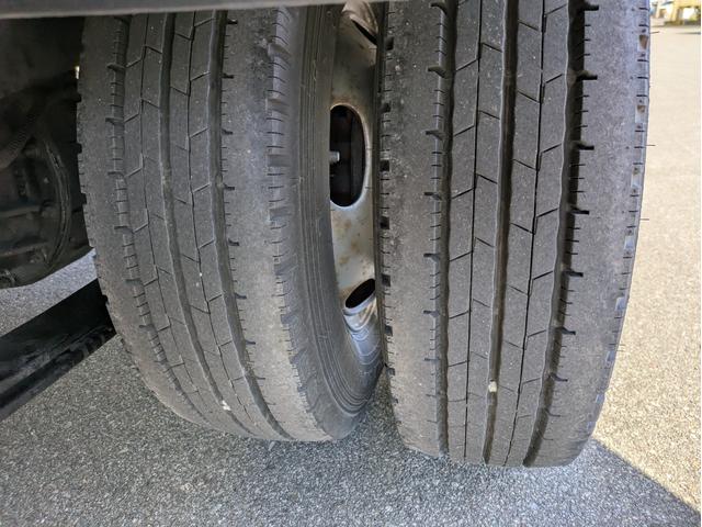 キャンター 全低床 積載2t 5MT 極東製垂直パワーゲート V601 ETC 助手席側電動格納ミラー パワーウインドウ パワステ 車両総重量:4,635kg 荷台内寸 長さ:289cm 幅:161cm 高さ:38cm(49枚目)