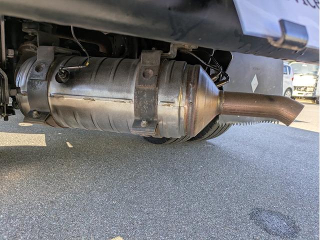 キャンター 全低床 積載2t 5MT 極東製垂直パワーゲート V601 ETC 助手席側電動格納ミラー パワーウインドウ パワステ 車両総重量:4,635kg 荷台内寸 長さ:289cm 幅:161cm 高さ:38cm(56枚目)