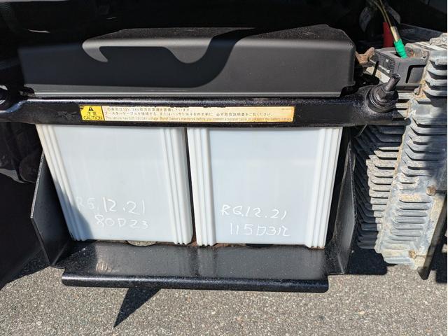 キャンター 全低床 積載2t 5MT 極東製垂直パワーゲート V601 ETC 助手席側電動格納ミラー パワーウインドウ パワステ 車両総重量:4,635kg 荷台内寸 長さ:289cm 幅:161cm 高さ:38cm(57枚目)