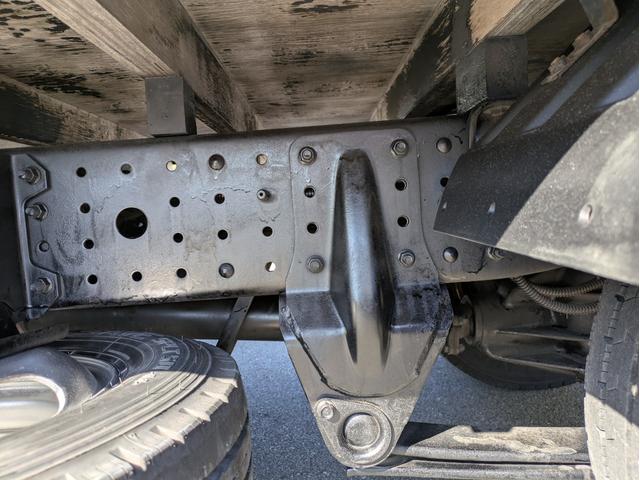 キャンター 全低床 積載2t 5MT 極東製垂直パワーゲート V601 ETC 助手席側電動格納ミラー パワーウインドウ パワステ 車両総重量:4,635kg 荷台内寸 長さ:289cm 幅:161cm 高さ:38cm(58枚目)