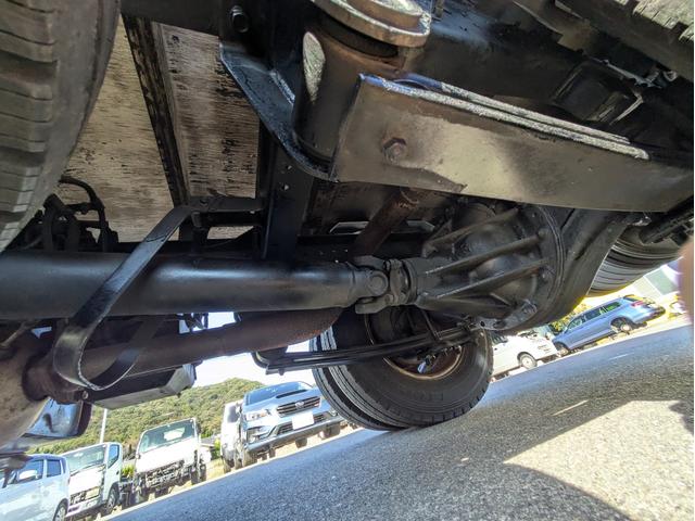 キャンター 全低床 積載2t 5MT 極東製垂直パワーゲート V601 ETC 助手席側電動格納ミラー パワーウインドウ パワステ 車両総重量:4,635kg 荷台内寸 長さ:289cm 幅:161cm 高さ:38cm(59枚目)