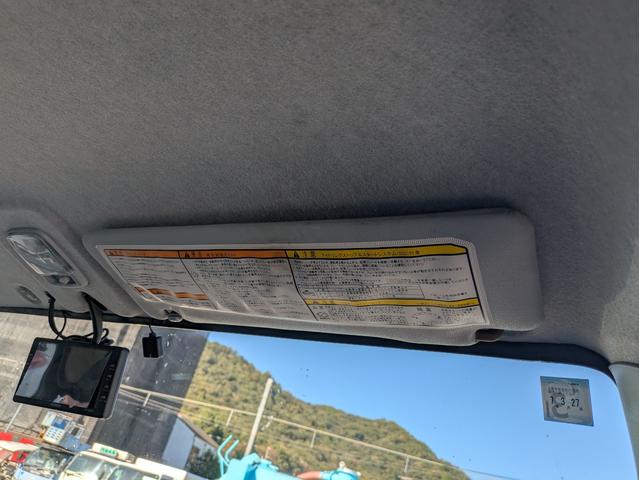 キャンター 全低床 積載2t 5MT 極東製垂直パワーゲート V601 ETC 助手席側電動格納ミラー パワーウインドウ パワステ 車両総重量:4,635kg 荷台内寸 長さ:289cm 幅:161cm 高さ:38cm(65枚目)