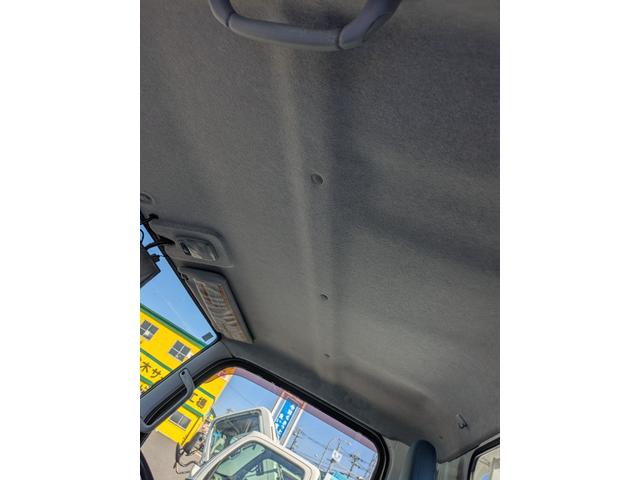 キャンター 全低床 積載2t 5MT 極東製垂直パワーゲート V601 ETC 助手席側電動格納ミラー パワーウインドウ パワステ 車両総重量:4,635kg 荷台内寸 長さ:289cm 幅:161cm 高さ:38cm(68枚目)