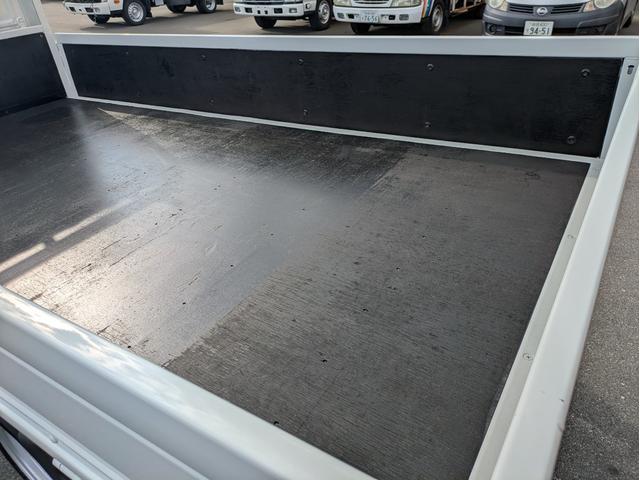タイタントラック 積載1.5t 5MT 荷台内寸 長さ:310cm 幅:161cm 高さ:38cm ETC アイドリングストップ 助手席側電動格納ミラー 総重量:3625kg 坂道発進補助装置 エアコン パワステ(13枚目)