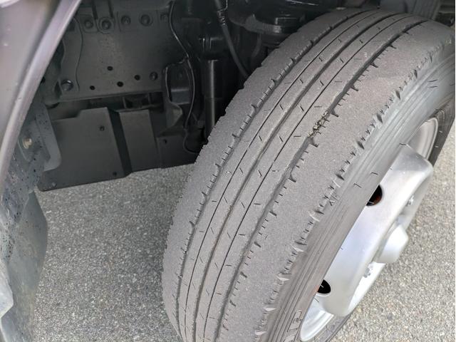 タイタントラック 積載1.5t 5MT 荷台内寸 長さ:310cm 幅:161cm 高さ:38cm ETC アイドリングストップ 助手席側電動格納ミラー 総重量:3625kg 坂道発進補助装置 エアコン パワステ(24枚目)