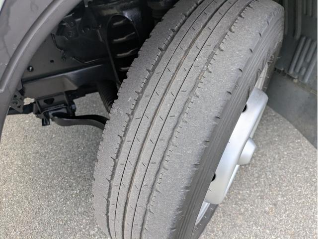 タイタントラック 積載1.5t 5MT 荷台内寸 長さ:310cm 幅:161cm 高さ:38cm ETC アイドリングストップ 助手席側電動格納ミラー 総重量:3625kg 坂道発進補助装置 エアコン パワステ(25枚目)