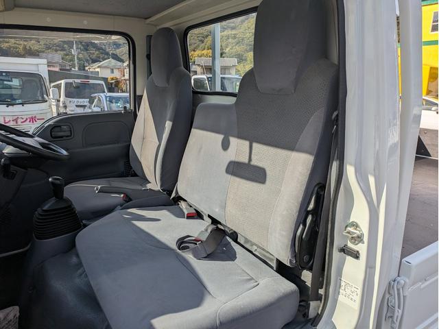 タイタントラック 積載1.5t 5MT 荷台内寸 長さ:310cm 幅:161cm 高さ:38cm ETC アイドリングストップ 助手席側電動格納ミラー 総重量:3625kg 坂道発進補助装置 エアコン パワステ(61枚目)