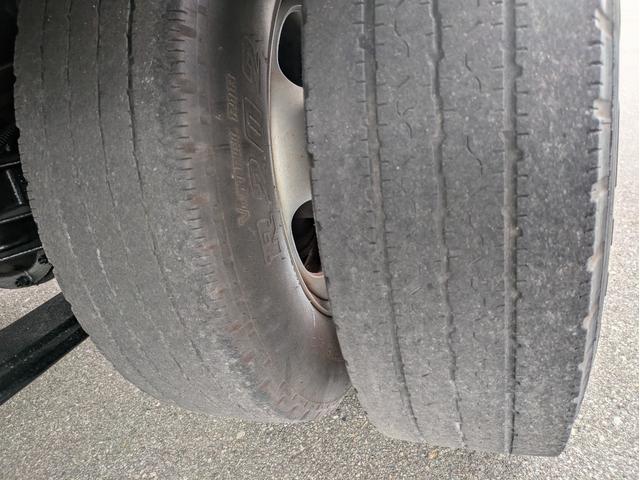 キャンター Wキャブ全低床 積載2t 5MT 床鉄板 リアクーラー ETC 車両総重量 4,740kg 荷台内寸 長さ:210cm 幅:160cm 高さ:38cm エアコン パワーステアリング パワーウィンドウ(33枚目)