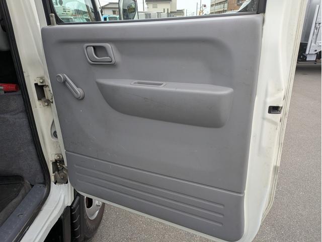 キャンター Wキャブ全低床 積載2t 5MT 床鉄板 リアクーラー ETC 車両総重量 4,740kg 荷台内寸 長さ:210cm 幅:160cm 高さ:38cm エアコン パワーステアリング パワーウィンドウ(69枚目)