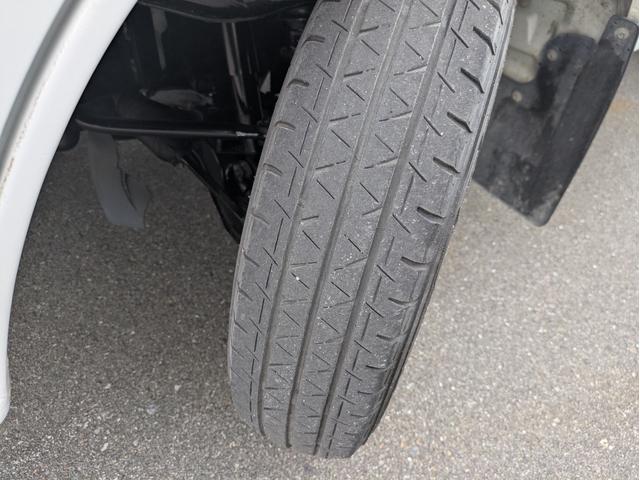 バネットトラック スーパーローDX 積載1t AT 総重量:2,380kg 荷台内寸 長さ:274cm 幅:160cm 高さ:38cm ETC パワーステアリング パワーウインドウ エアコン 排気量:1800cc(22枚目)