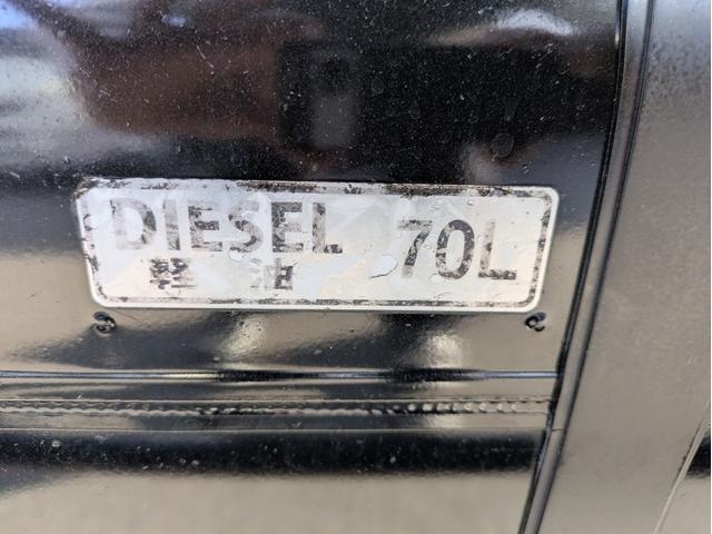 キャンター 　新明和製プレス式塵芥車　４．６立米　積載２．２５ｔ　連続スイッチ　５ＭＴ　車両総重量：６，８２５ｋｇ　ＥＴＣ　バックカメラ　助手席側電動格納ミラー　　路肩灯　フォグランプ　パワーウインドウ（26枚目）