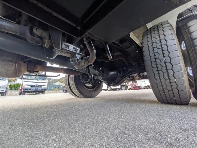 キャンター 　新明和製プレス式塵芥車　４．６立米　積載２．２５ｔ　連続スイッチ　５ＭＴ　車両総重量：６，８２５ｋｇ　ＥＴＣ　バックカメラ　助手席側電動格納ミラー　　路肩灯　フォグランプ　パワーウインドウ（43枚目）