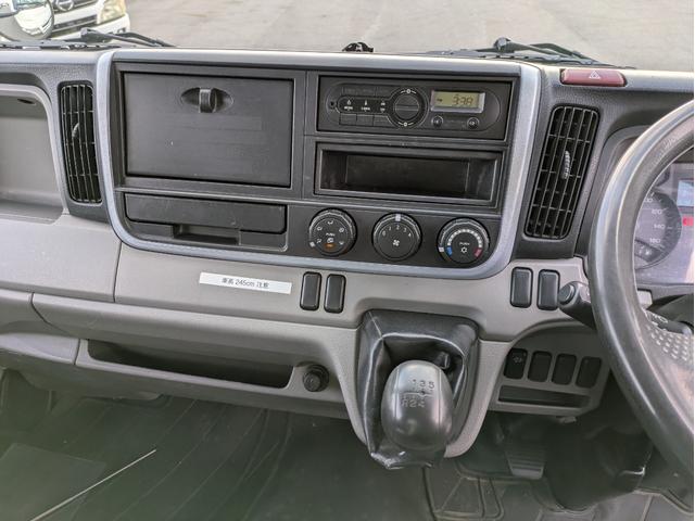 キャンター 　新明和製プレス式塵芥車　４．６立米　積載２．２５ｔ　連続スイッチ　５ＭＴ　車両総重量：６，８２５ｋｇ　ＥＴＣ　バックカメラ　助手席側電動格納ミラー　　路肩灯　フォグランプ　パワーウインドウ（46枚目）