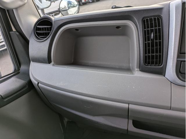 キャンター 　新明和製プレス式塵芥車　４．６立米　積載２．２５ｔ　連続スイッチ　５ＭＴ　車両総重量：６，８２５ｋｇ　ＥＴＣ　バックカメラ　助手席側電動格納ミラー　　路肩灯　フォグランプ　パワーウインドウ（47枚目）