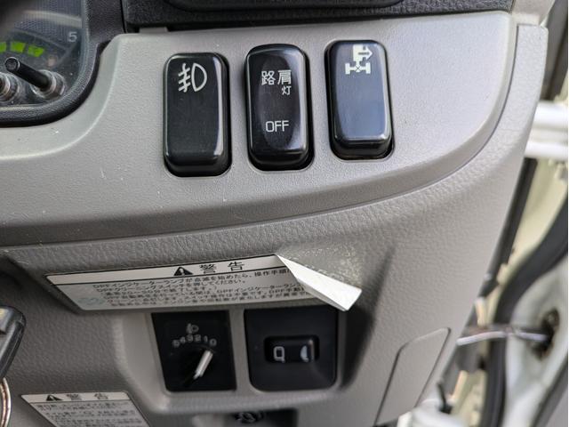 キャンター 　新明和製プレス式塵芥車　４．６立米　積載２．２５ｔ　連続スイッチ　５ＭＴ　車両総重量：６，８２５ｋｇ　ＥＴＣ　バックカメラ　助手席側電動格納ミラー　　路肩灯　フォグランプ　パワーウインドウ（53枚目）