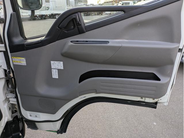 キャンター 　新明和製プレス式塵芥車　４．６立米　積載２．２５ｔ　連続スイッチ　５ＭＴ　車両総重量：６，８２５ｋｇ　ＥＴＣ　バックカメラ　助手席側電動格納ミラー　　路肩灯　フォグランプ　パワーウインドウ（55枚目）