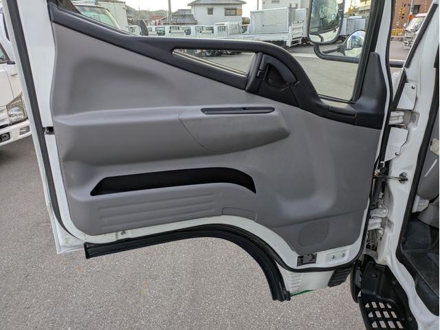 キャンター 　新明和製プレス式塵芥車　４．６立米　積載２．２５ｔ　連続スイッチ　５ＭＴ　車両総重量：６，８２５ｋｇ　ＥＴＣ　バックカメラ　助手席側電動格納ミラー　　路肩灯　フォグランプ　パワーウインドウ（57枚目）