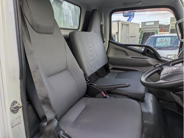 キャンター 　新明和製プレス式塵芥車　４．６立米　積載２．２５ｔ　連続スイッチ　５ＭＴ　車両総重量：６，８２５ｋｇ　ＥＴＣ　バックカメラ　助手席側電動格納ミラー　　路肩灯　フォグランプ　パワーウインドウ（60枚目）