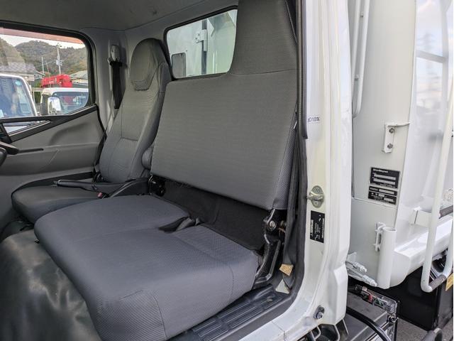 キャンター 　新明和製プレス式塵芥車　４．６立米　積載２．２５ｔ　連続スイッチ　５ＭＴ　車両総重量：６，８２５ｋｇ　ＥＴＣ　バックカメラ　助手席側電動格納ミラー　　路肩灯　フォグランプ　パワーウインドウ（63枚目）