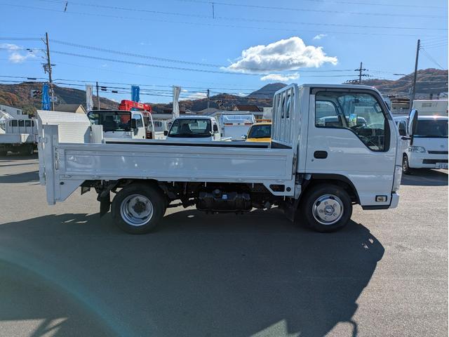 タイタントラック フルワイドロー　積載１．３５ｔ　ＡＴ　新明和製垂直パワーゲート　３，９６５ｋｇ　荷台内寸　長さ：２９０ｃｍ　幅：１６１ｃｍ　高さ：３８ｃｍ　助手席側電動格納ミラー　アイドリングストップ　キーレスリモコン（9枚目）