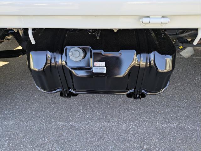 タイタントラック フルワイドロー　積載１．３５ｔ　ＡＴ　新明和製垂直パワーゲート　３，９６５ｋｇ　荷台内寸　長さ：２９０ｃｍ　幅：１６１ｃｍ　高さ：３８ｃｍ　助手席側電動格納ミラー　アイドリングストップ　キーレスリモコン（16枚目）