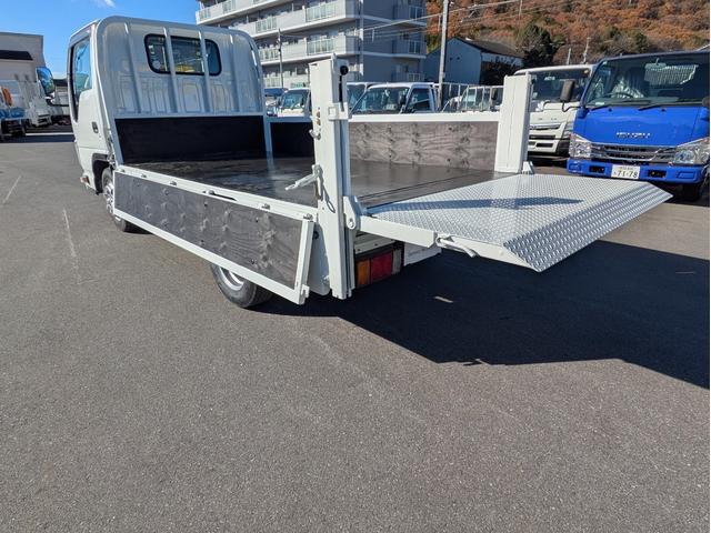 タイタントラック フルワイドロー　積載１．３５ｔ　ＡＴ　新明和製垂直パワーゲート　３，９６５ｋｇ　荷台内寸　長さ：２９０ｃｍ　幅：１６１ｃｍ　高さ：３８ｃｍ　助手席側電動格納ミラー　アイドリングストップ　キーレスリモコン（20枚目）