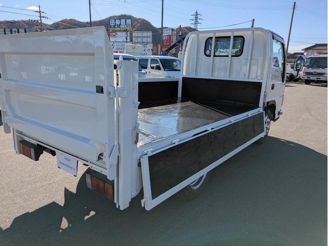 タイタントラック フルワイドロー　積載１．３５ｔ　ＡＴ　新明和製垂直パワーゲート　３，９６５ｋｇ　荷台内寸　長さ：２９０ｃｍ　幅：１６１ｃｍ　高さ：３８ｃｍ　助手席側電動格納ミラー　アイドリングストップ　キーレスリモコン（22枚目）