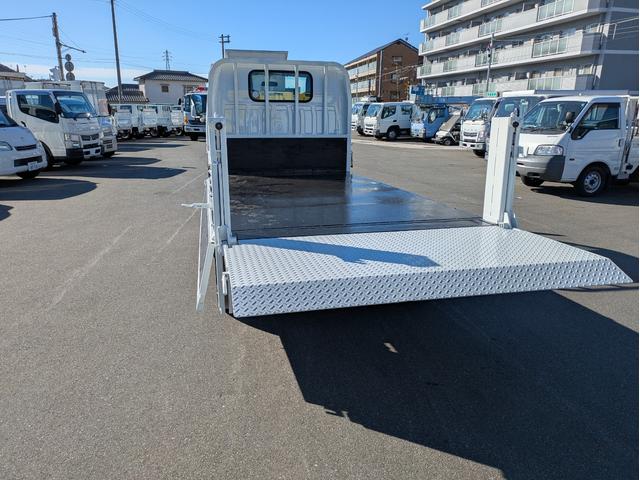 タイタントラック フルワイドロー　積載１．３５ｔ　ＡＴ　新明和製垂直パワーゲート　３，９６５ｋｇ　荷台内寸　長さ：２９０ｃｍ　幅：１６１ｃｍ　高さ：３８ｃｍ　助手席側電動格納ミラー　アイドリングストップ　キーレスリモコン（23枚目）