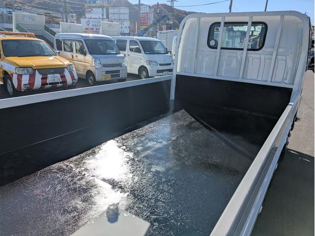 タイタントラック フルワイドロー　積載１．３５ｔ　ＡＴ　新明和製垂直パワーゲート　３，９６５ｋｇ　荷台内寸　長さ：２９０ｃｍ　幅：１６１ｃｍ　高さ：３８ｃｍ　助手席側電動格納ミラー　アイドリングストップ　キーレスリモコン（38枚目）