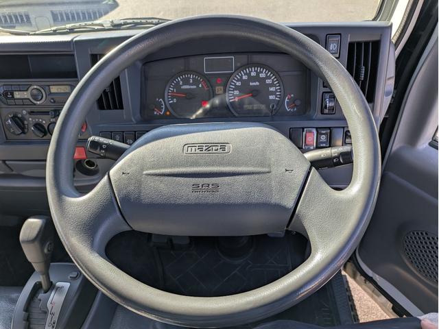 タイタントラック フルワイドロー　積載１．３５ｔ　ＡＴ　新明和製垂直パワーゲート　３，９６５ｋｇ　荷台内寸　長さ：２９０ｃｍ　幅：１６１ｃｍ　高さ：３８ｃｍ　助手席側電動格納ミラー　アイドリングストップ　キーレスリモコン（43枚目）