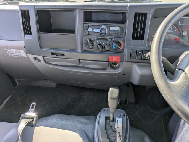 タイタントラック フルワイドロー　積載１．３５ｔ　ＡＴ　新明和製垂直パワーゲート　３，９６５ｋｇ　荷台内寸　長さ：２９０ｃｍ　幅：１６１ｃｍ　高さ：３８ｃｍ　助手席側電動格納ミラー　アイドリングストップ　キーレスリモコン（44枚目）