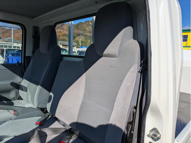 タイタントラック フルワイドロー　積載１．３５ｔ　ＡＴ　新明和製垂直パワーゲート　３，９６５ｋｇ　荷台内寸　長さ：２９０ｃｍ　幅：１６１ｃｍ　高さ：３８ｃｍ　助手席側電動格納ミラー　アイドリングストップ　キーレスリモコン（58枚目）