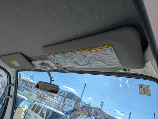 タイタントラック フルワイドロー　積載１．３５ｔ　ＡＴ　新明和製垂直パワーゲート　３，９６５ｋｇ　荷台内寸　長さ：２９０ｃｍ　幅：１６１ｃｍ　高さ：３８ｃｍ　助手席側電動格納ミラー　アイドリングストップ　キーレスリモコン（61枚目）