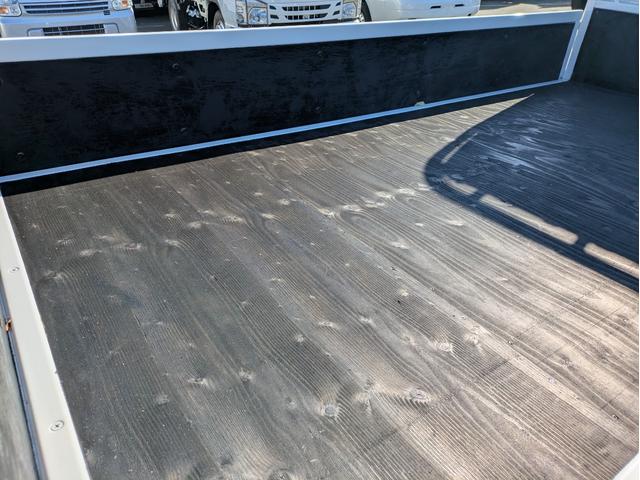 タイタントラック ワイドロー 積載1.5t AT 荷台内寸 長さ:310cm 幅:161cm 高さ:38cm ETC アイドリングストップ キーレスリモコン 助手席側電動格納ミラー パワーウインドウ パワステ オートマチック(12枚目)