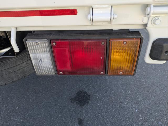 タイタントラック ワイドロー 積載1.5t AT 荷台内寸 長さ:310cm 幅:161cm 高さ:38cm ETC アイドリングストップ キーレスリモコン 助手席側電動格納ミラー パワーウインドウ パワステ オートマチック(23枚目)