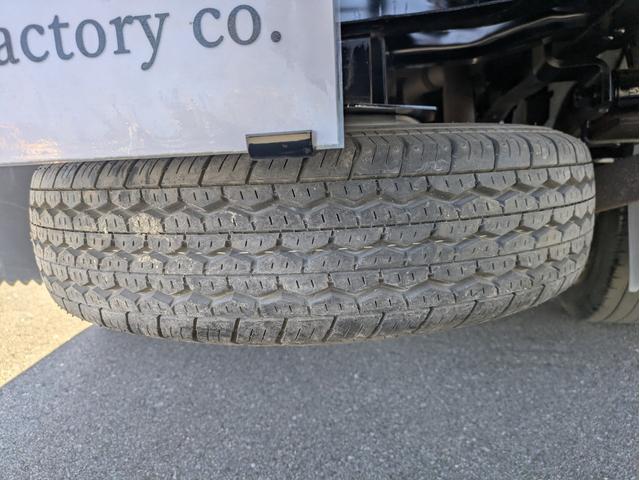 タイタントラック ワイドロー 積載1.5t AT 荷台内寸 長さ:310cm 幅:161cm 高さ:38cm ETC アイドリングストップ キーレスリモコン 助手席側電動格納ミラー パワーウインドウ パワステ オートマチック(40枚目)