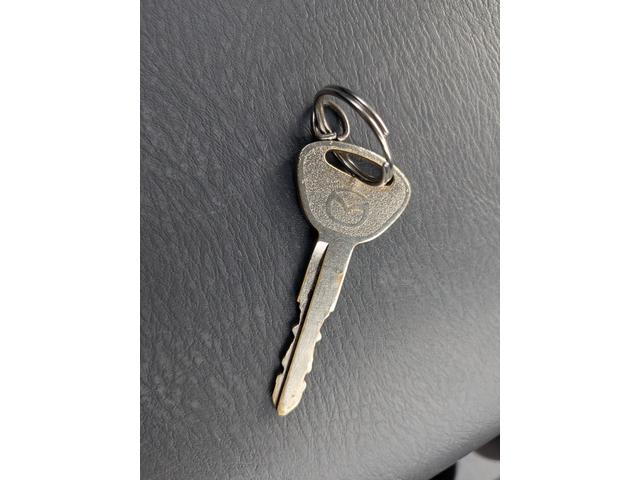 MAZDA BONGO TRUCK DX