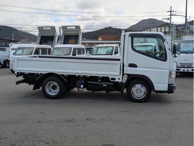 キャンター 全低床　積載２ｔ　ＡＴ　荷台内寸　長さ：３１１ｃｍ　幅：１６１ｃｍ　高さ：３８ｃｍ　助手席側電動格納ミラー　ＥＴＣ　フォグランプ　カーナビ　バックカメラ　パワーウインドウ　パワーステアリング　エアコン（6枚目）