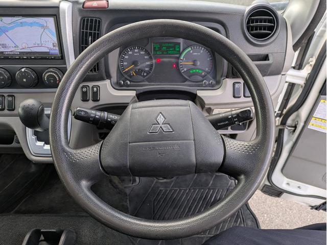 キャンター 全低床　積載２ｔ　ＡＴ　荷台内寸　長さ：３１１ｃｍ　幅：１６１ｃｍ　高さ：３８ｃｍ　助手席側電動格納ミラー　ＥＴＣ　フォグランプ　カーナビ　バックカメラ　パワーウインドウ　パワーステアリング　エアコン（13枚目）