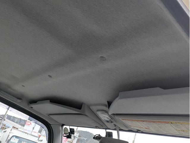 キャンター 全低床　積載２ｔ　ＡＴ　荷台内寸　長さ：３１１ｃｍ　幅：１６１ｃｍ　高さ：３８ｃｍ　助手席側電動格納ミラー　ＥＴＣ　フォグランプ　カーナビ　バックカメラ　パワーウインドウ　パワーステアリング　エアコン（33枚目）