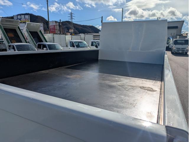 キャンター ロング　積載４．６５ｔ　荷台内寸　長さ：４３５ｃｍ　幅：２０９ｃｍ　高さ：３８ｃｍ　キーレスリモコン　バックカメラ　ＥＴＣ　パワーステアリング　パワーウインドウ　セイコーラック　助手席側電動格納ミラー（13枚目）